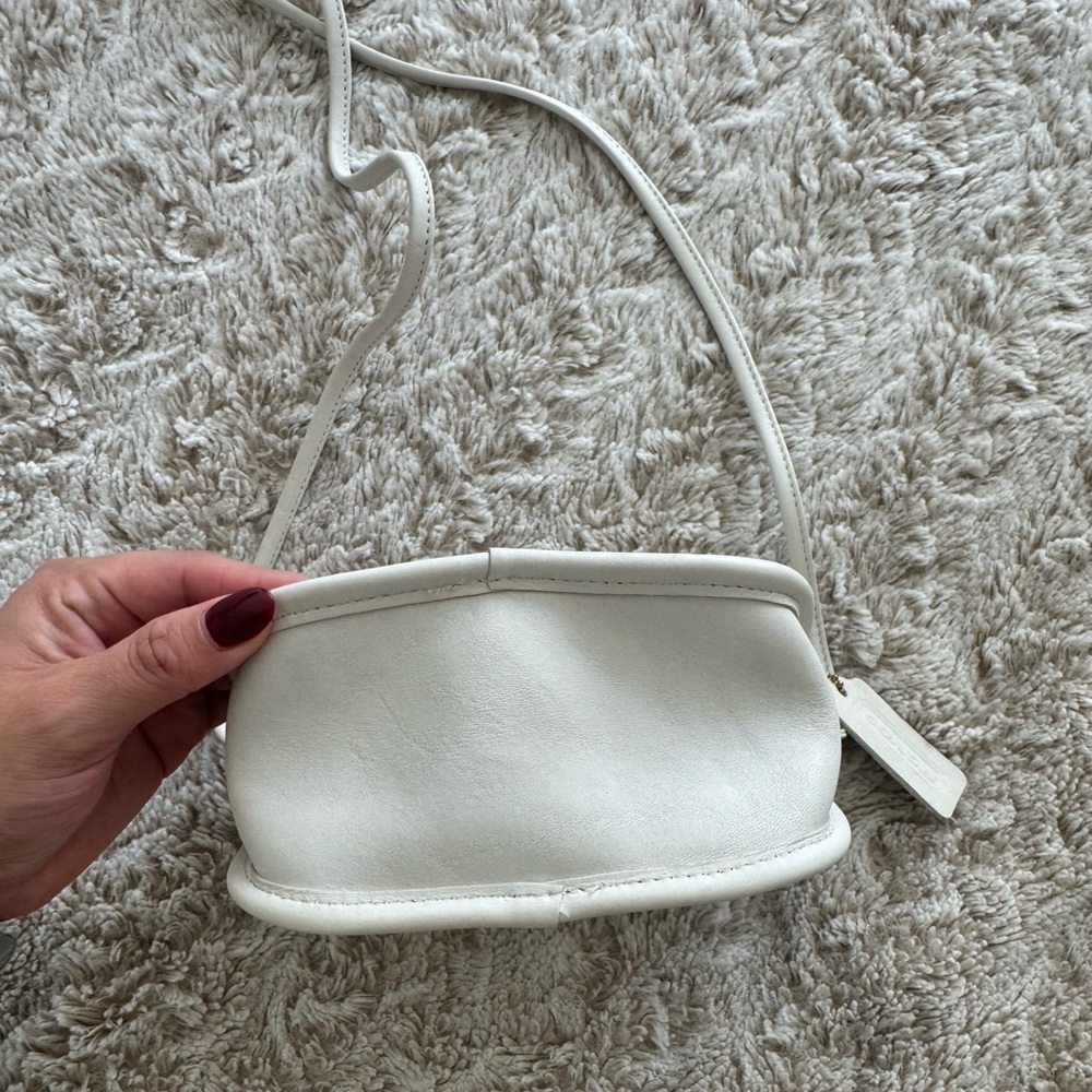 Vintage Coach Leather Crossbody Bag – Style 9935 - Picture 3 of 7